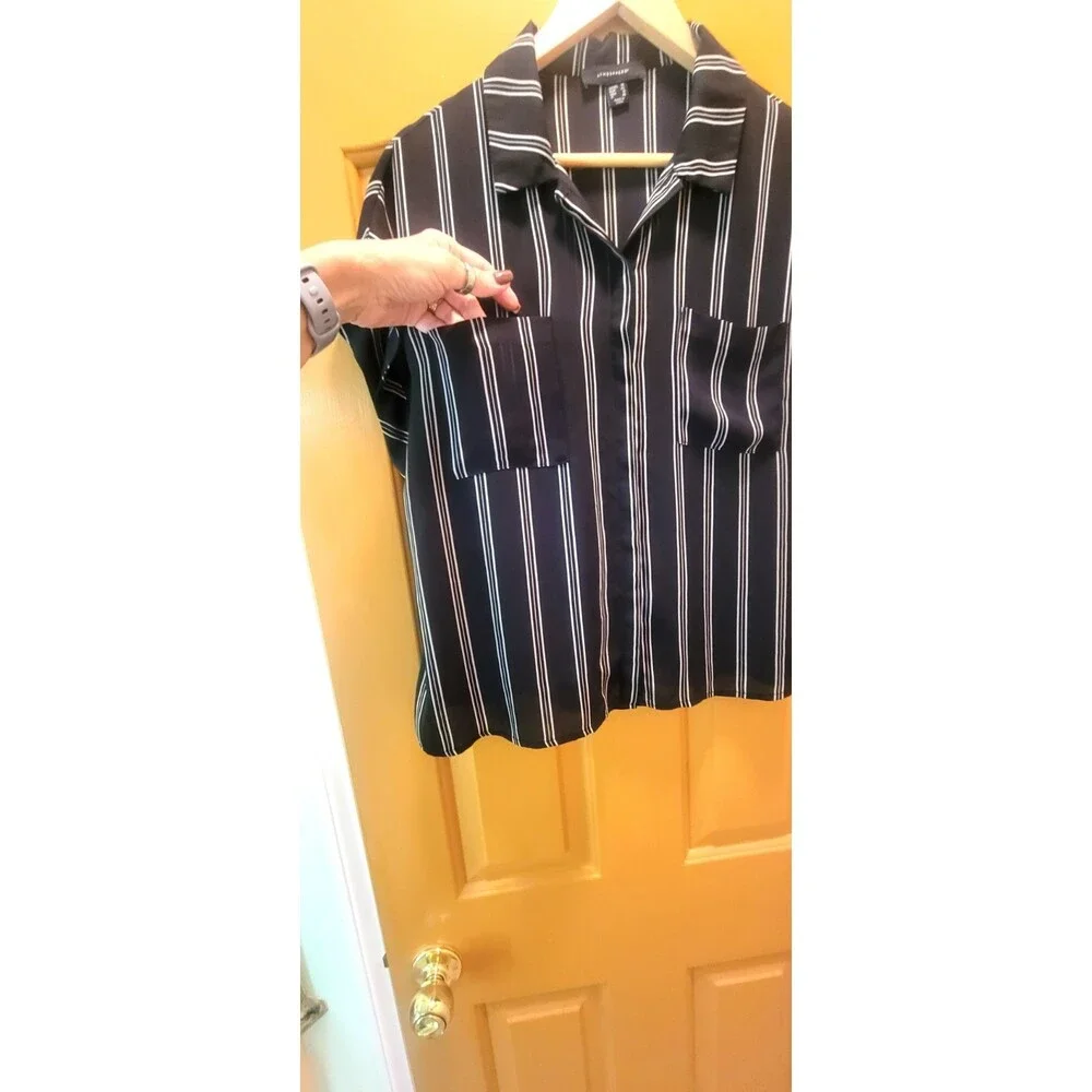 Atmosphere Black & White Stripe Womans Top Size 10